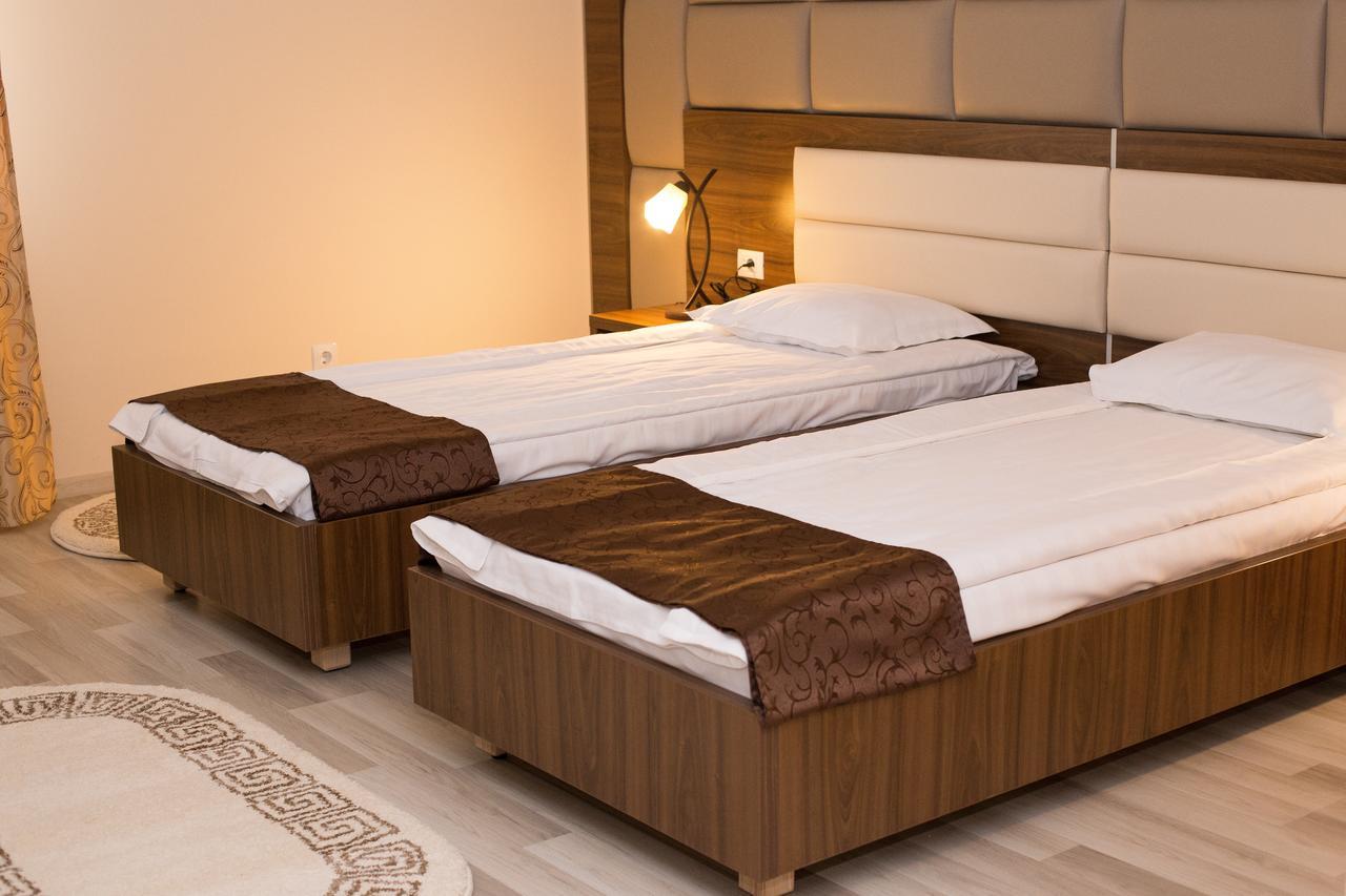Hotel Complex Azar Gałacz Zewnętrze zdjęcie